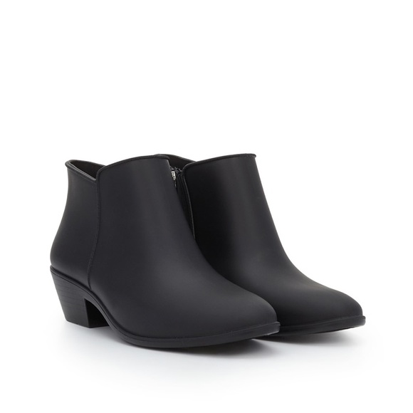 Sam Edelman Shoes - NIB Sam Edelman Petty Rubber Rain Bootie